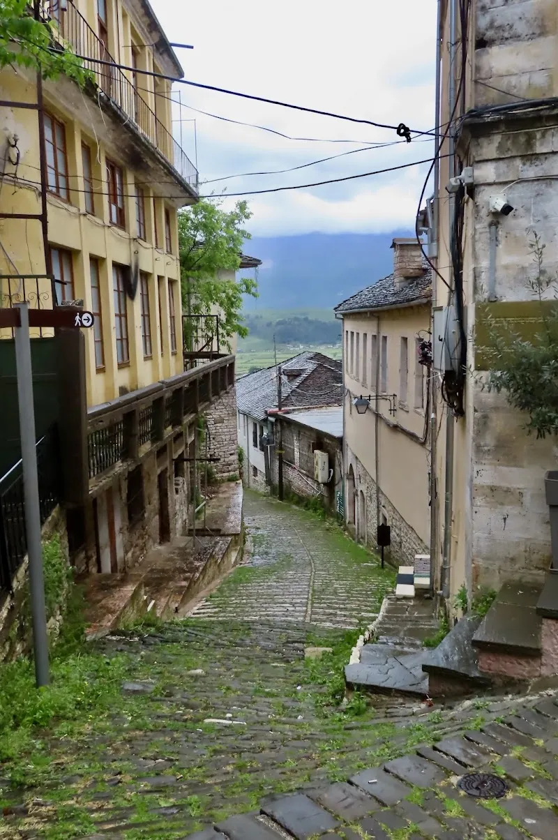 지로카스트라 건축