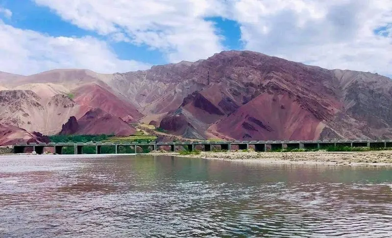 아쉬카샴 (Ashkāsham)